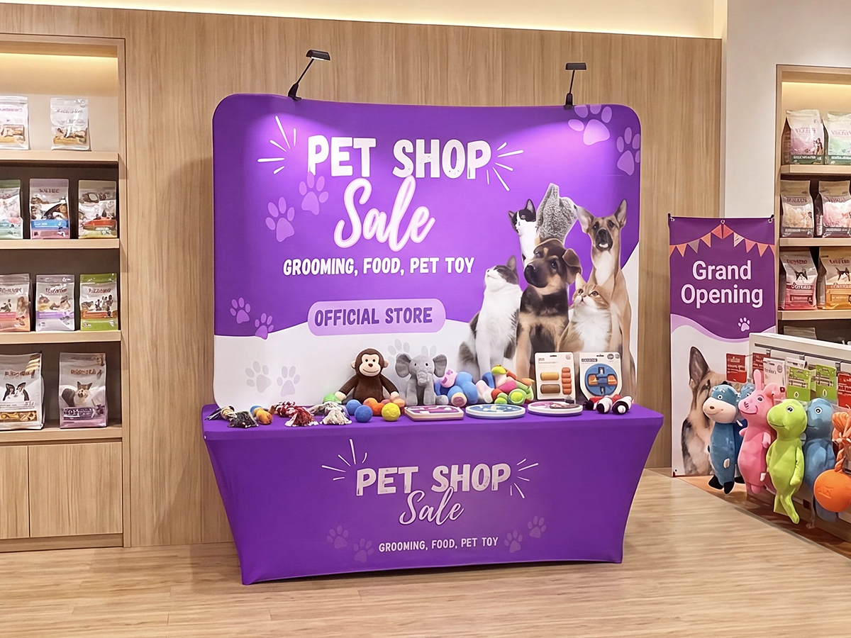 8ft Curved Table Top Banners for Trade Shows